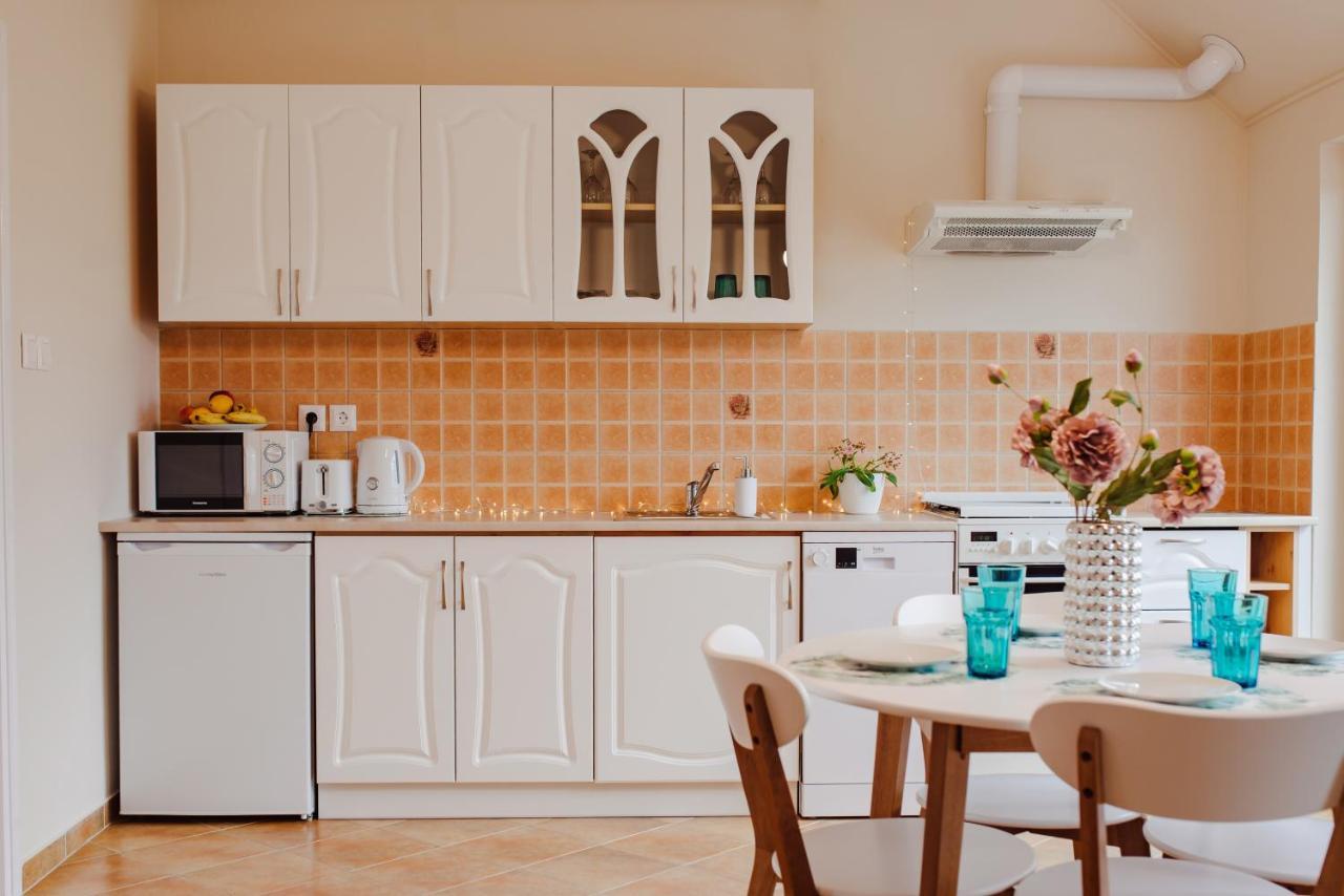 Kamilla Apartman Makó المظهر الخارجي الصورة